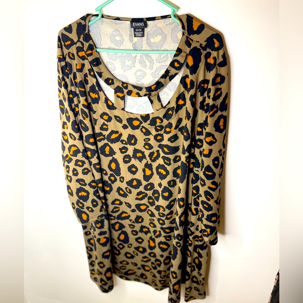 NWOT EVANS 3/4 SLEEVE BLOUSE TOP